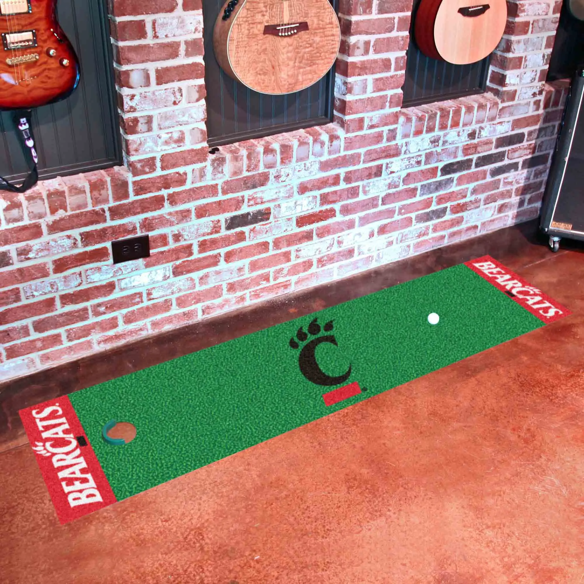 Cincinnati Bearcats Putting Green Mat - 1.5ft. x 6ft.