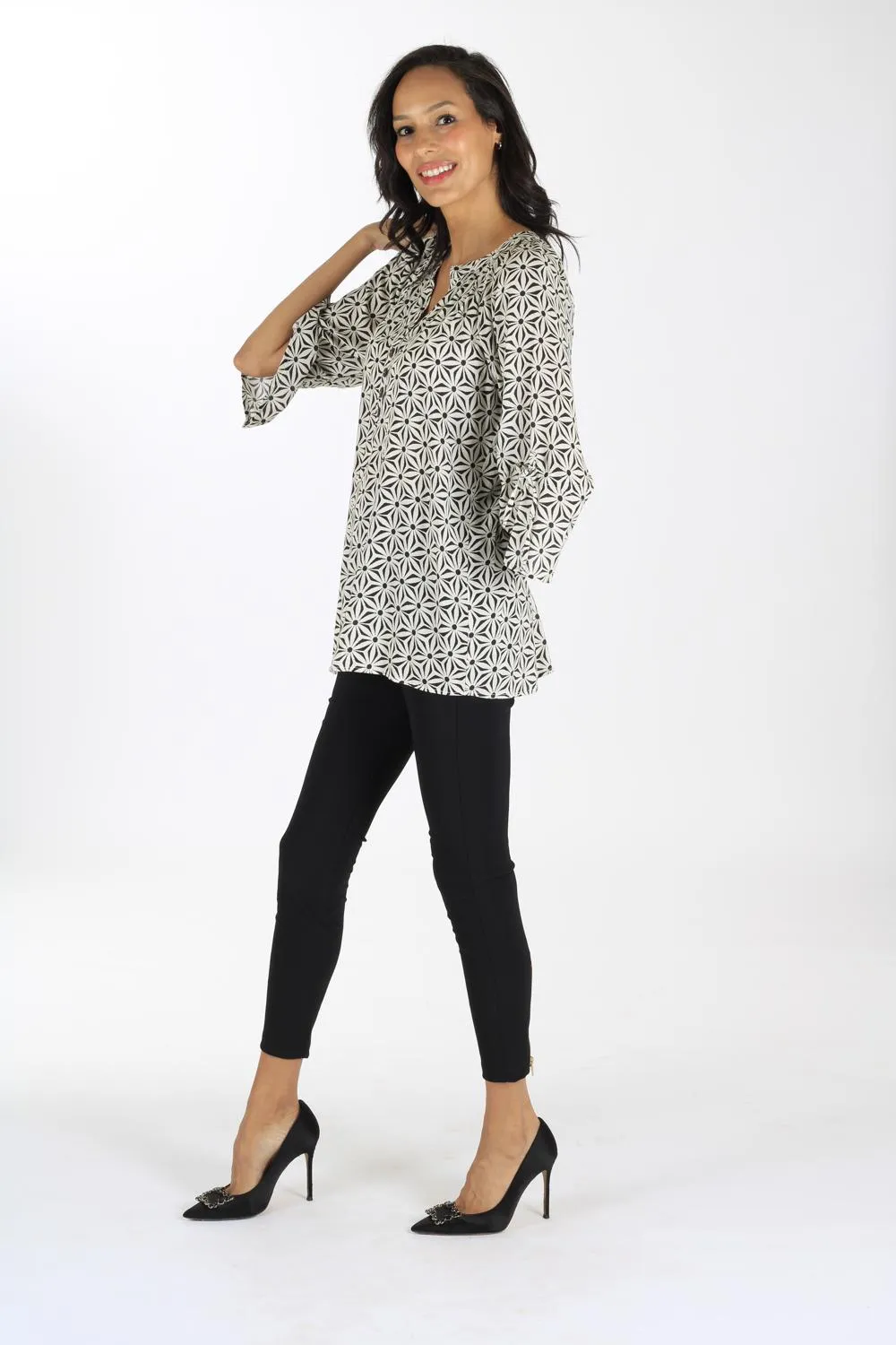 FLARED SLEEVE TOP IN BLACKISH CREAM